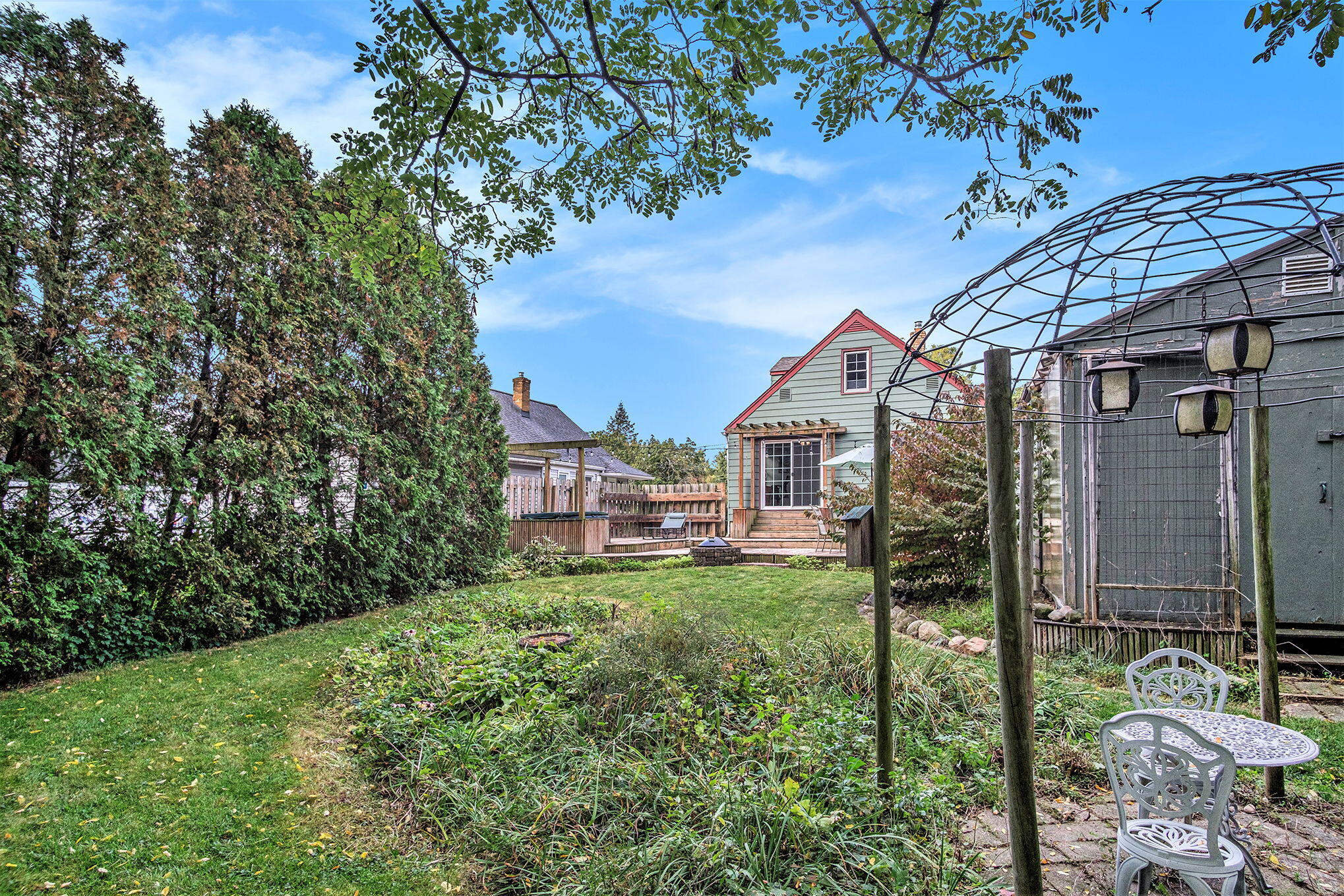 1228 Spring Avenue NE