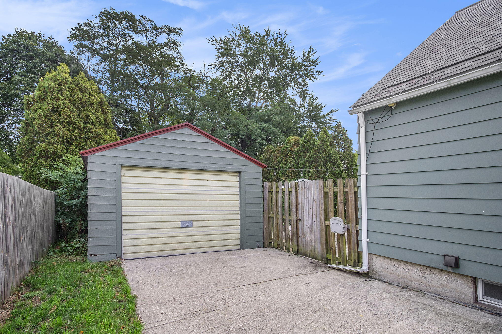 1228 Spring Avenue NE