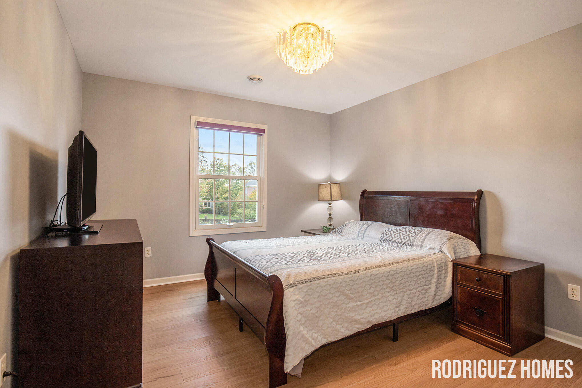 3890 Clearview Street NE