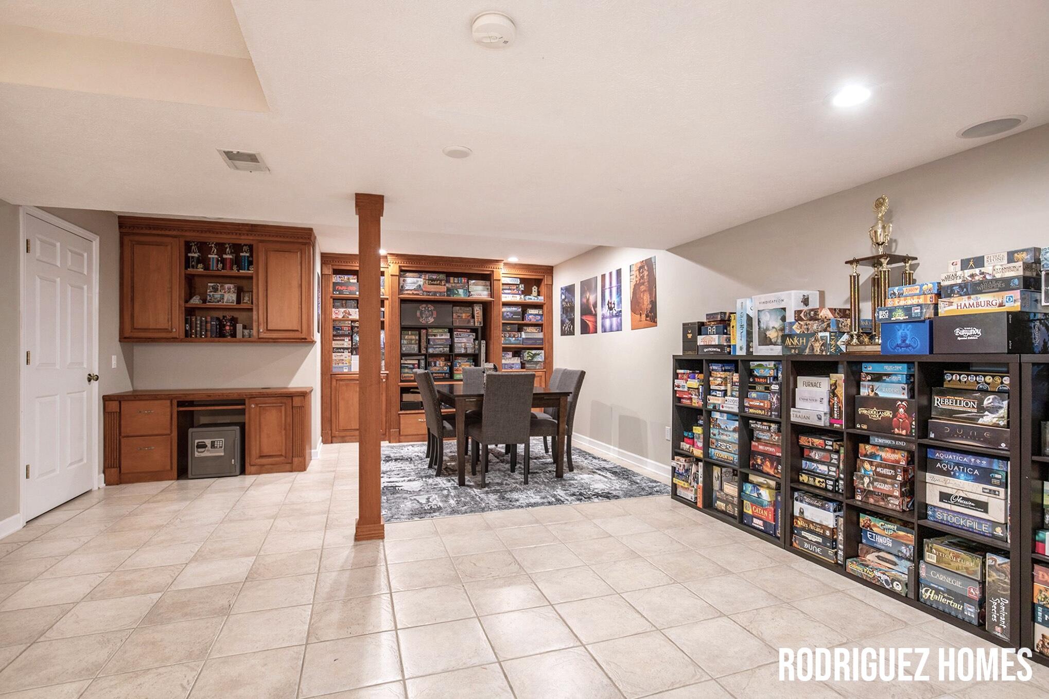 3890 Clearview Street NE