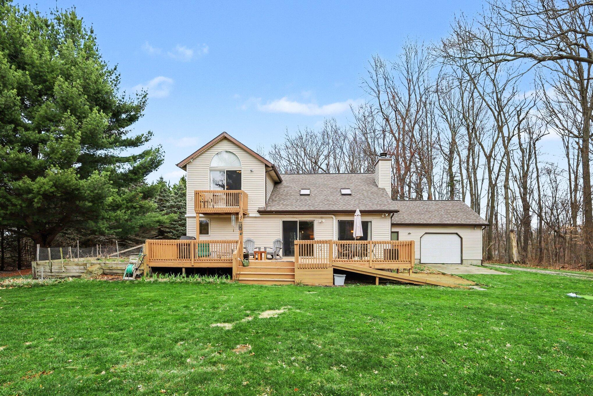 11180 Hart Street NE