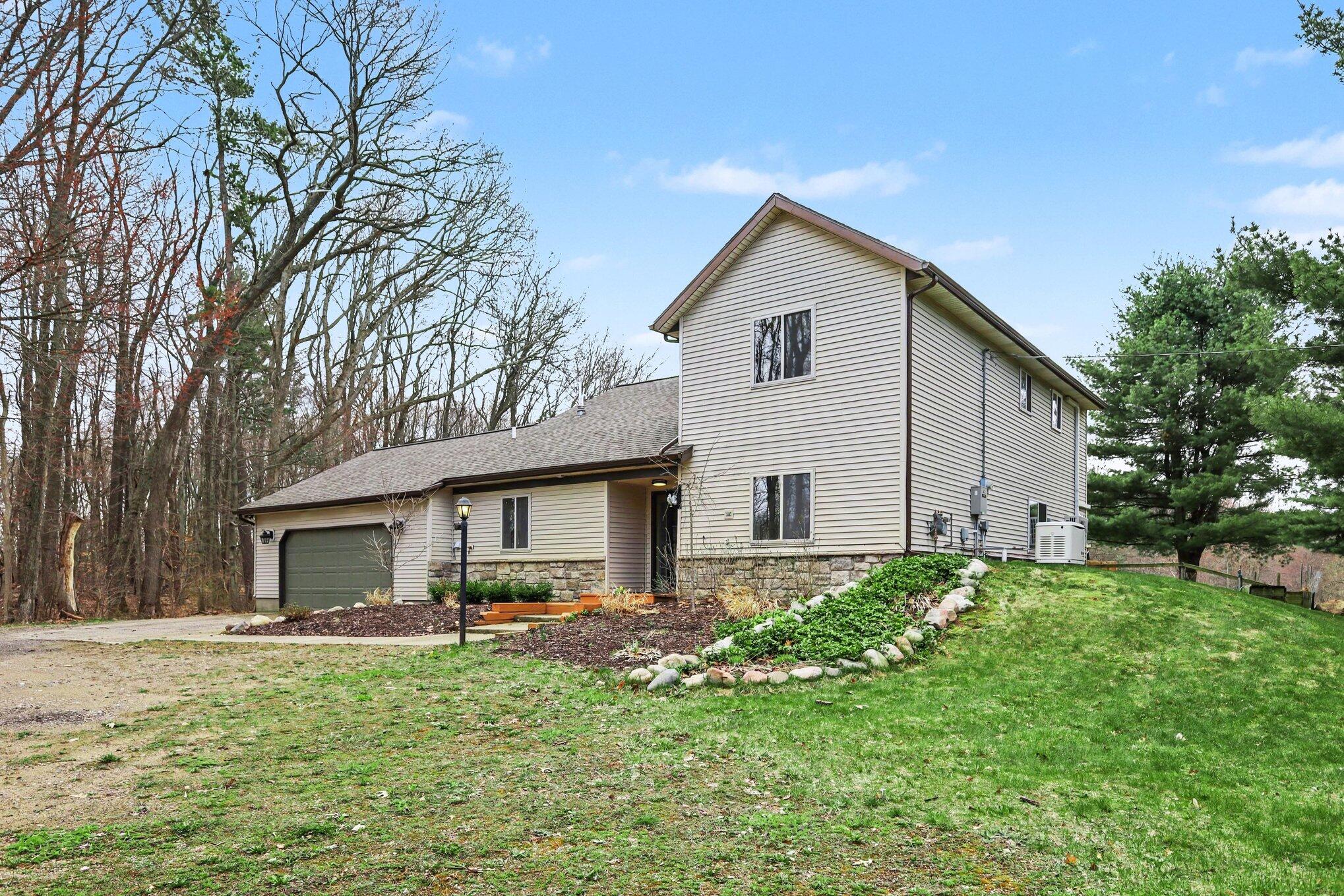 11180 Hart Street NE