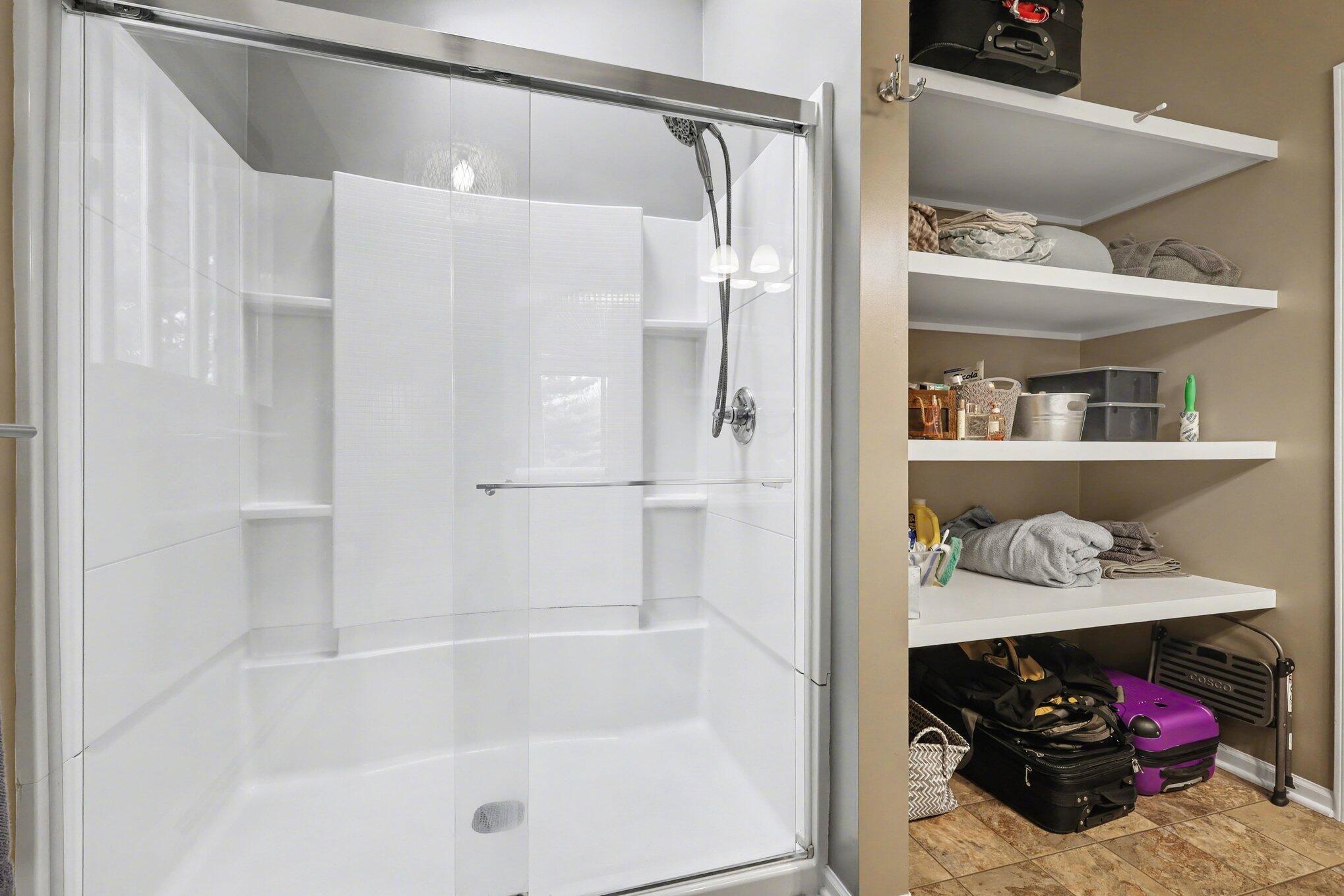 11180 Hart Street NE