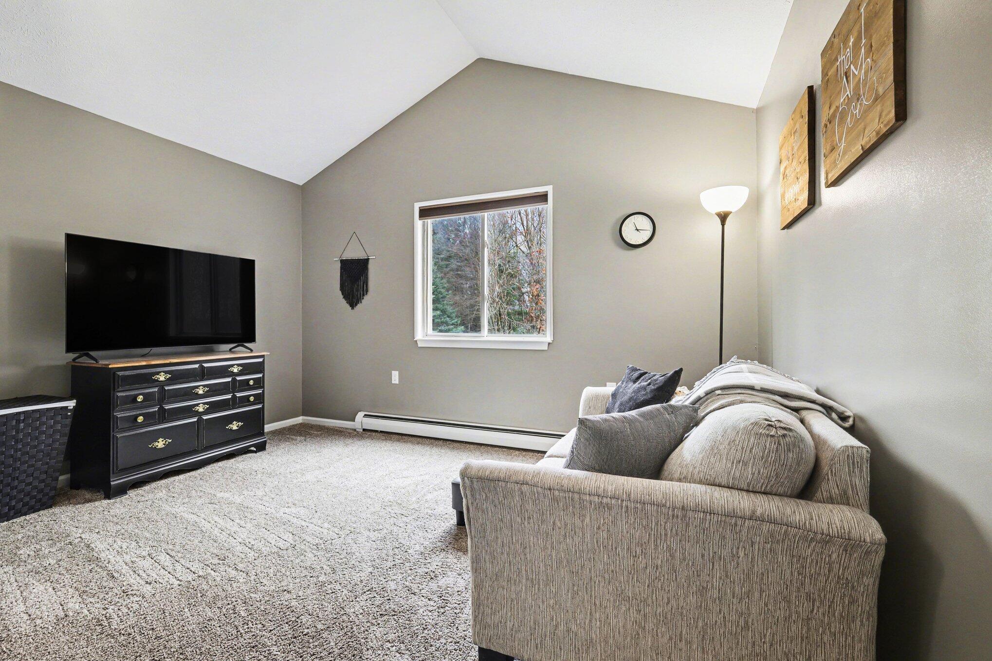 11180 Hart Street NE