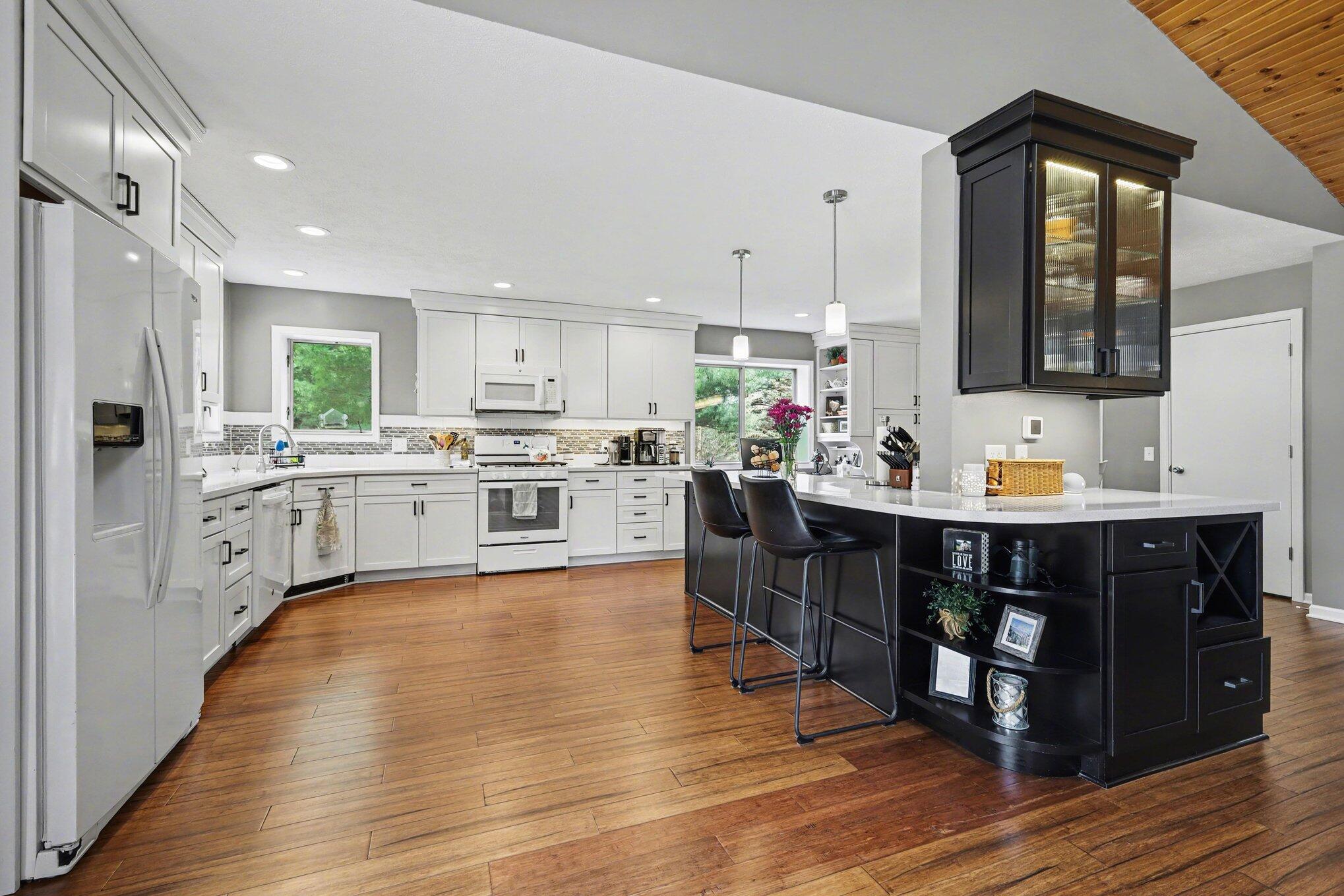 11180 Hart Street NE