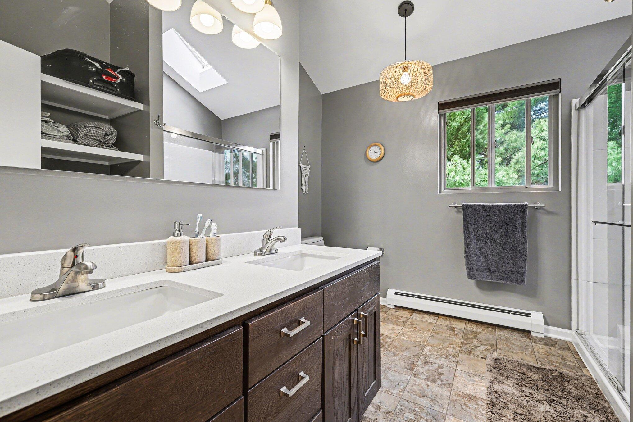 11180 Hart Street NE