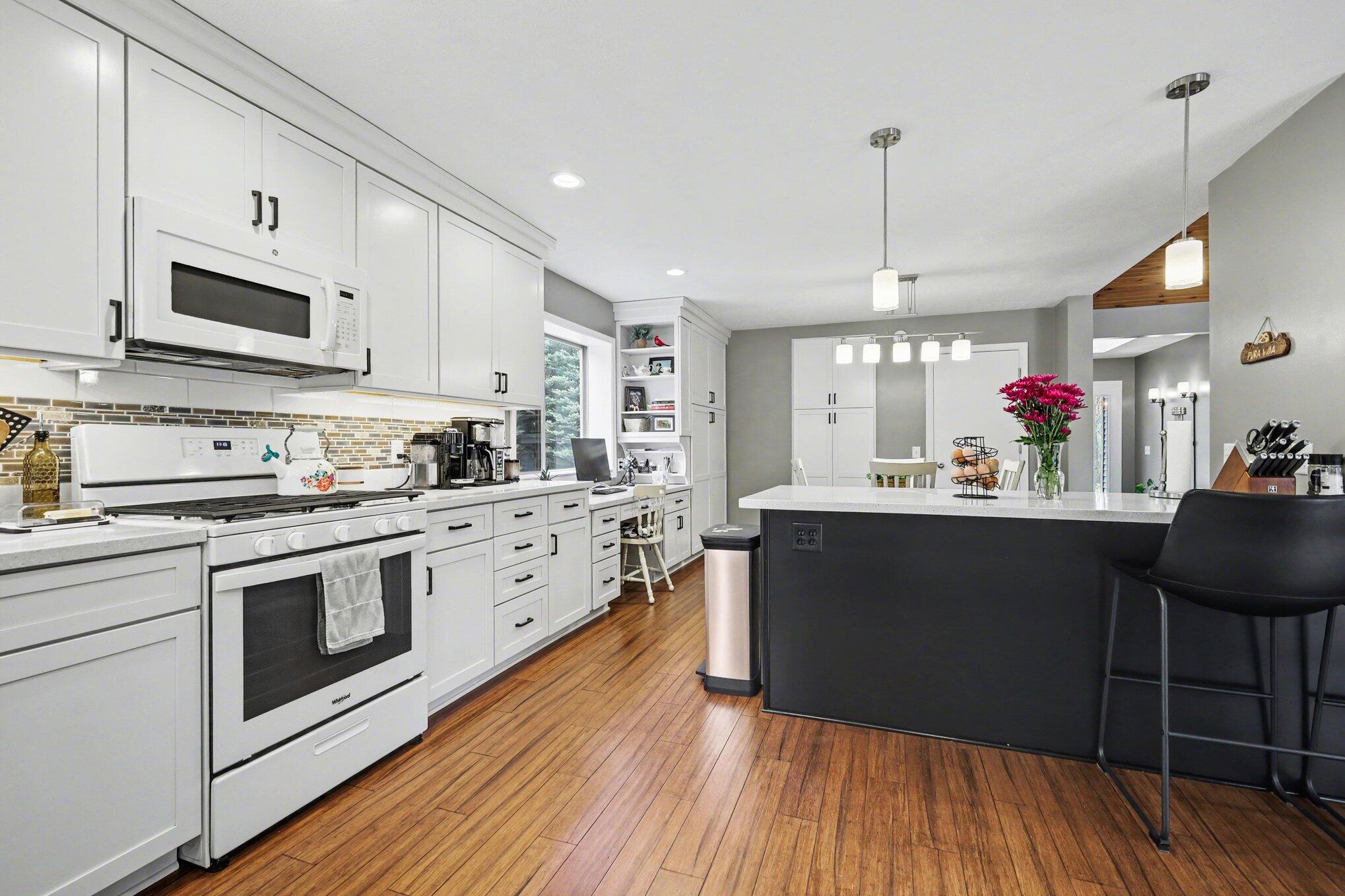 11180 Hart Street NE