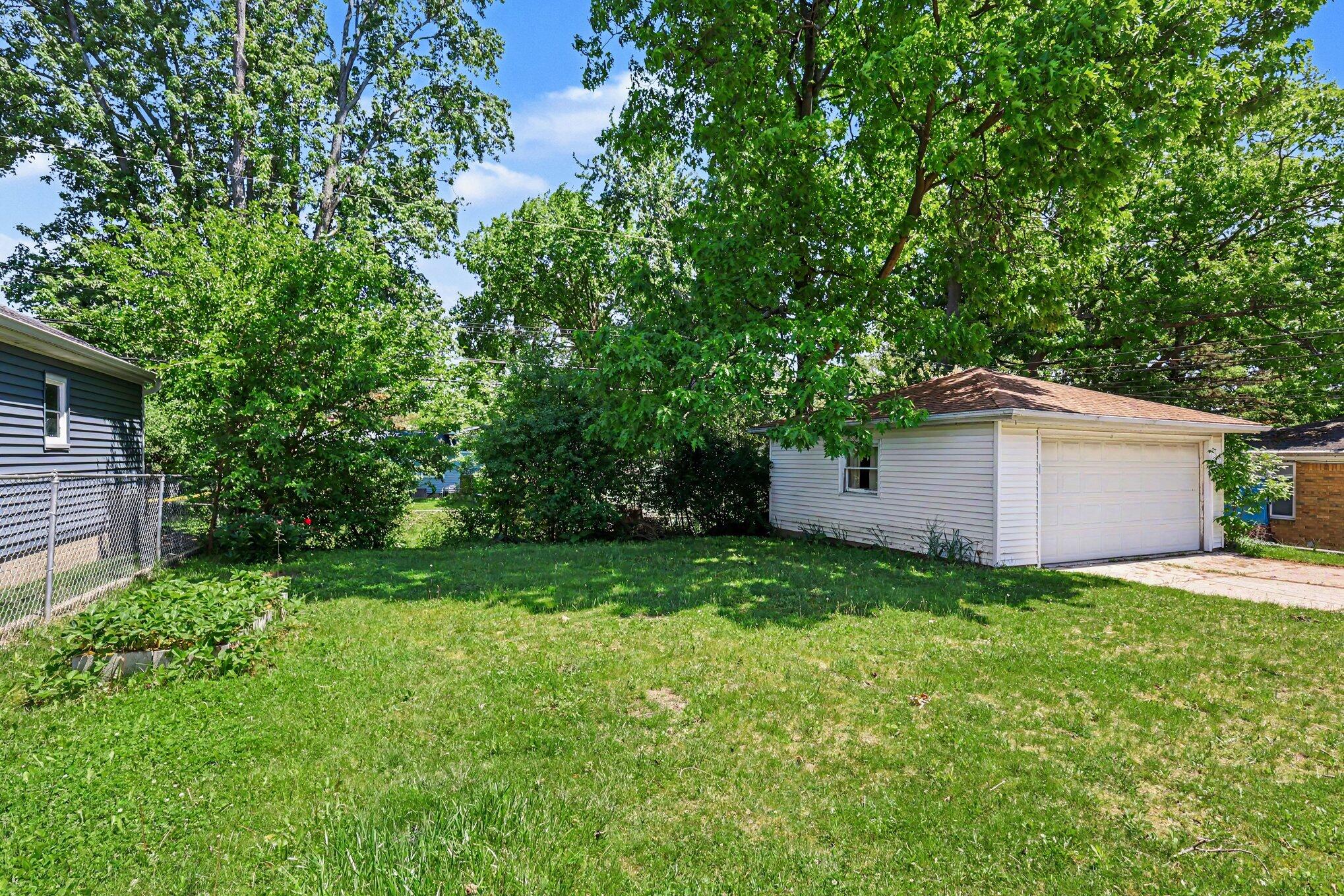 2117 Edwin Place