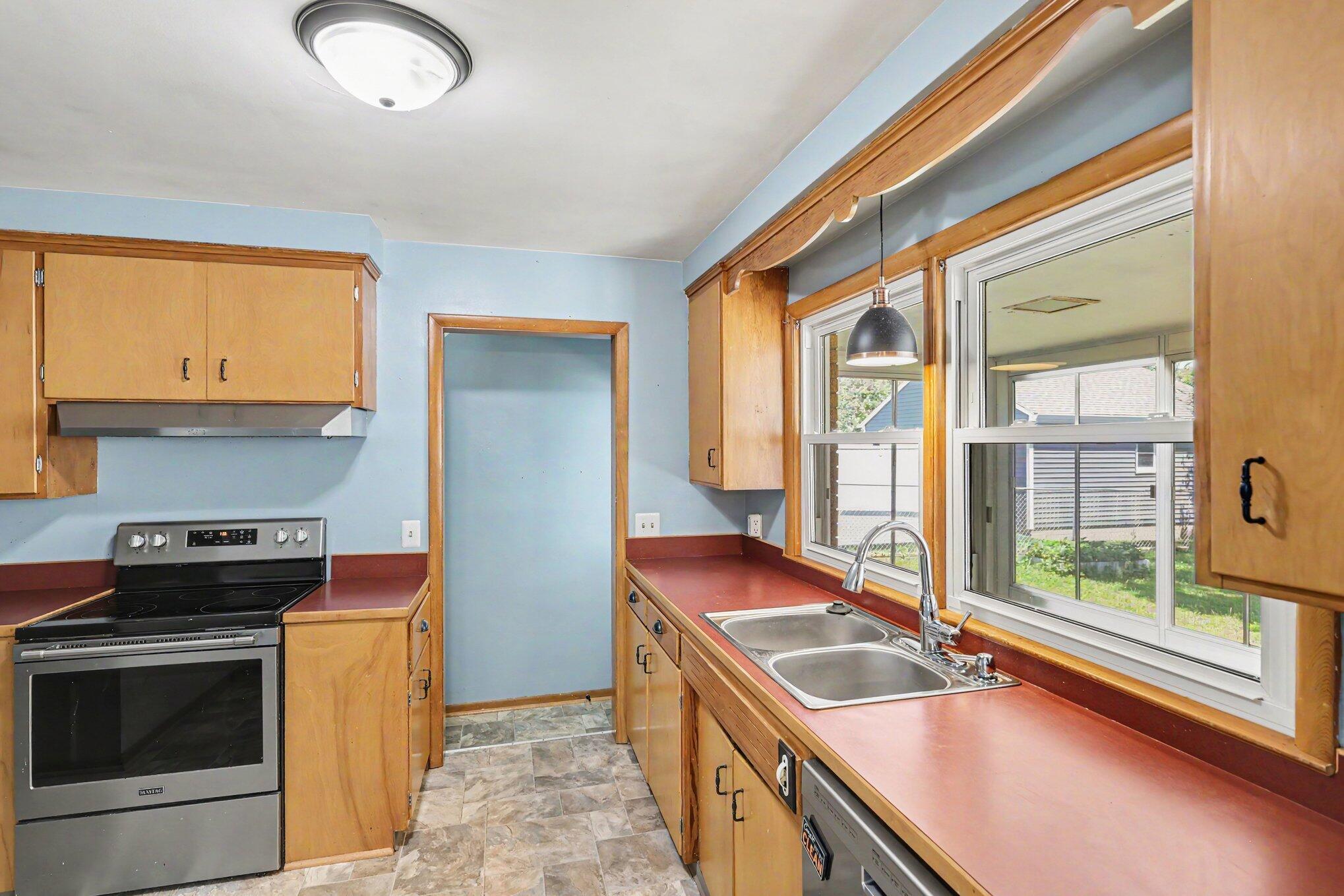 2117 Edwin Place