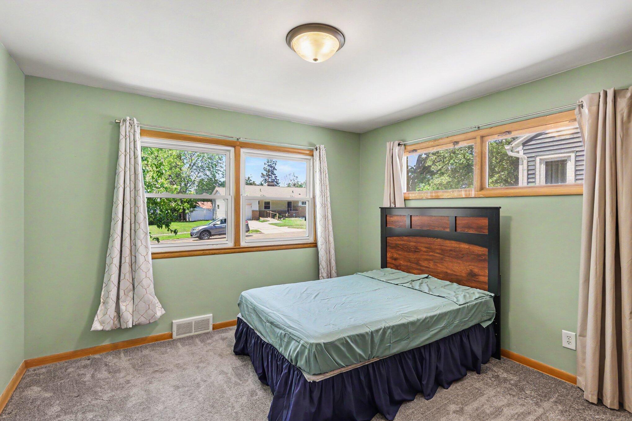 2117 Edwin Place