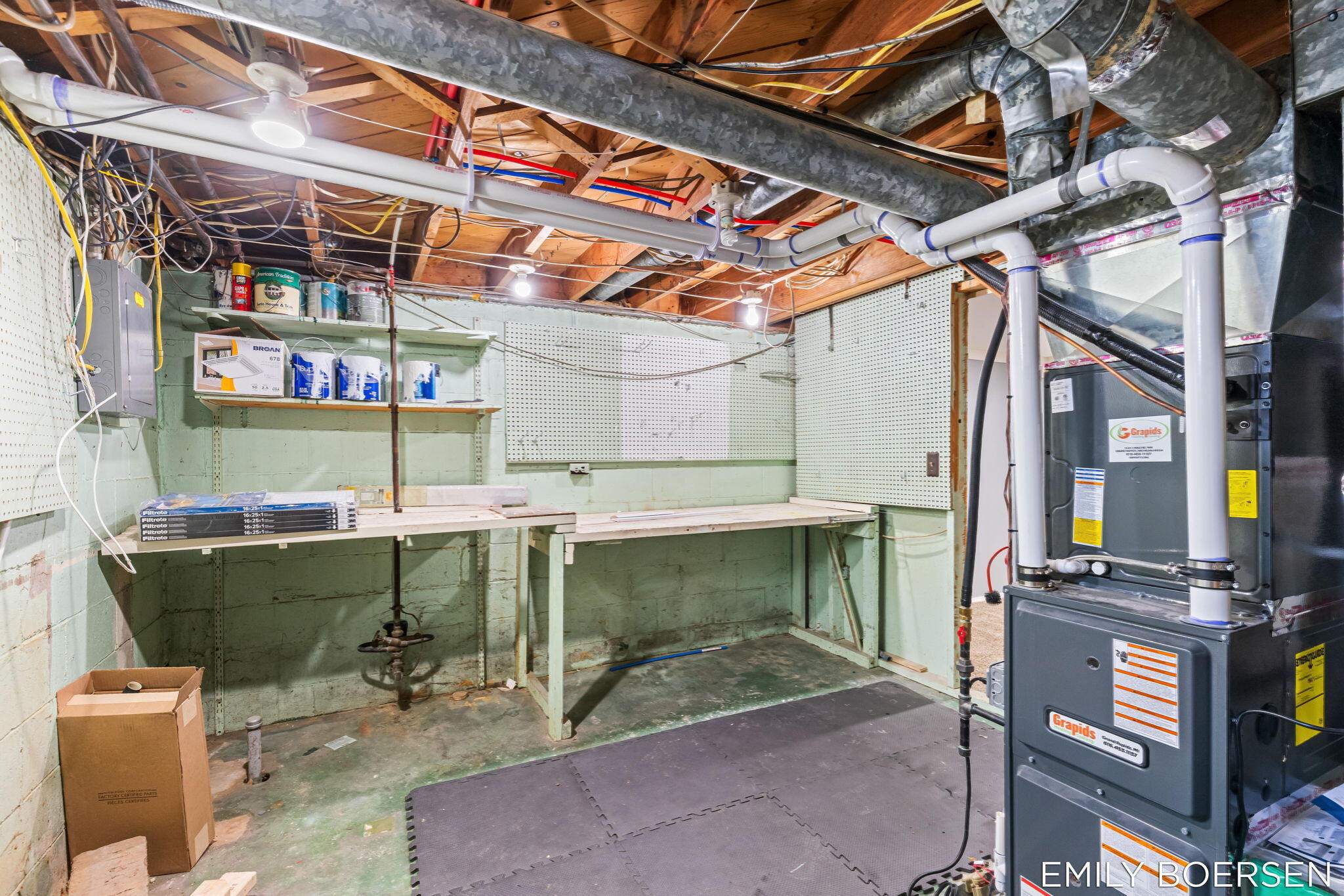 7543 Walnut Avenue