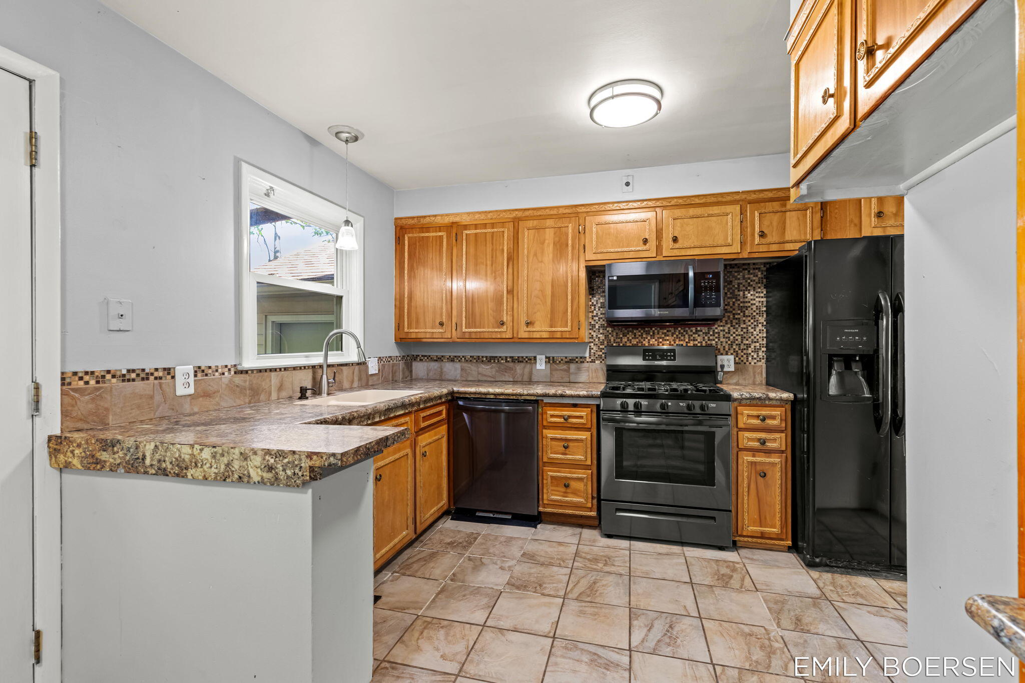 7543 Walnut Avenue