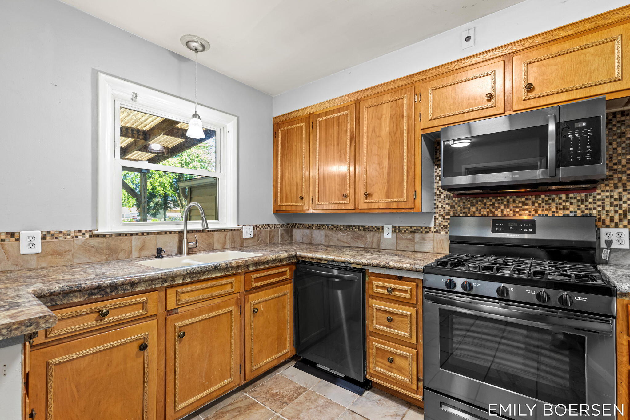 7543 Walnut Avenue