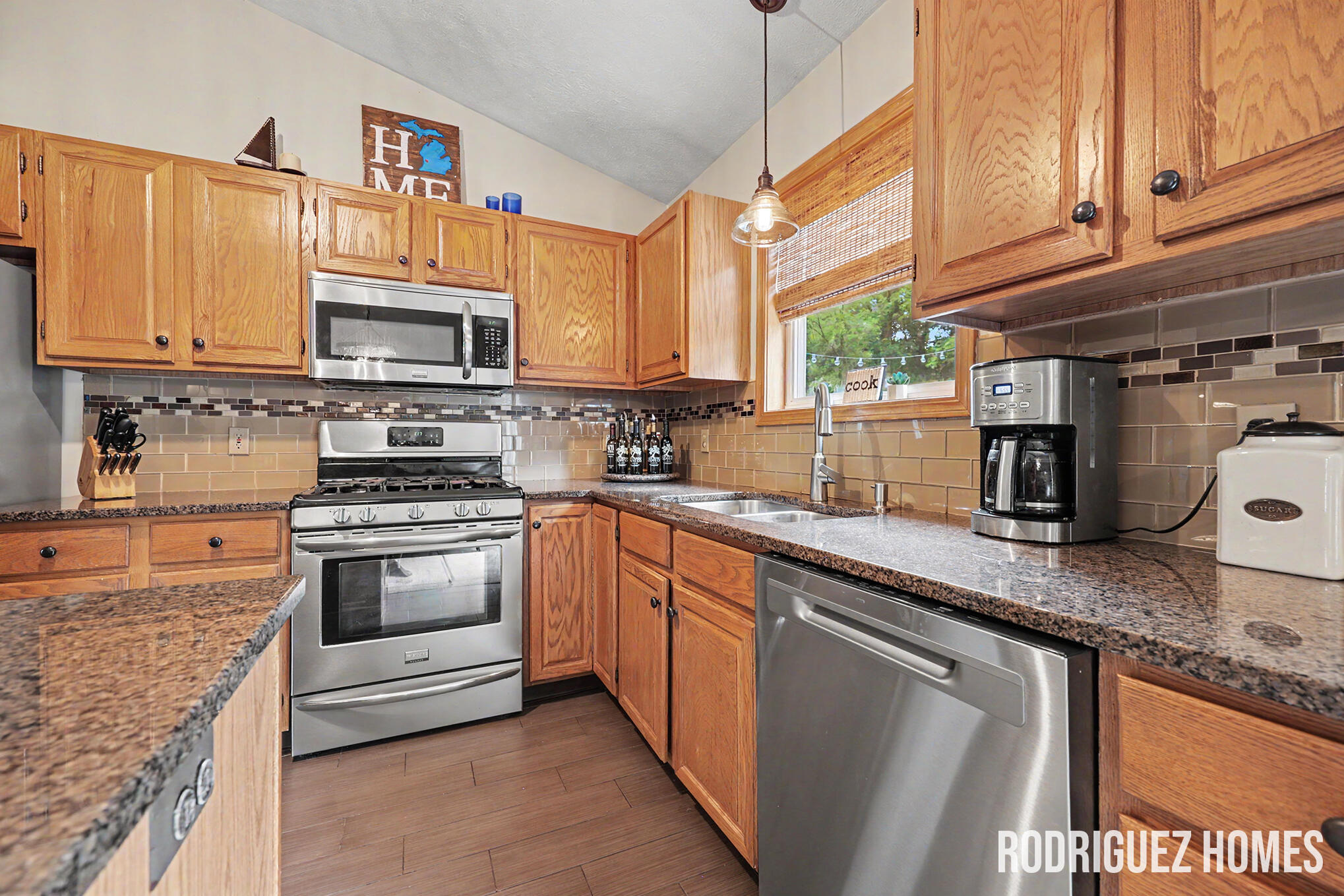 2007 Sandrel Drive NE