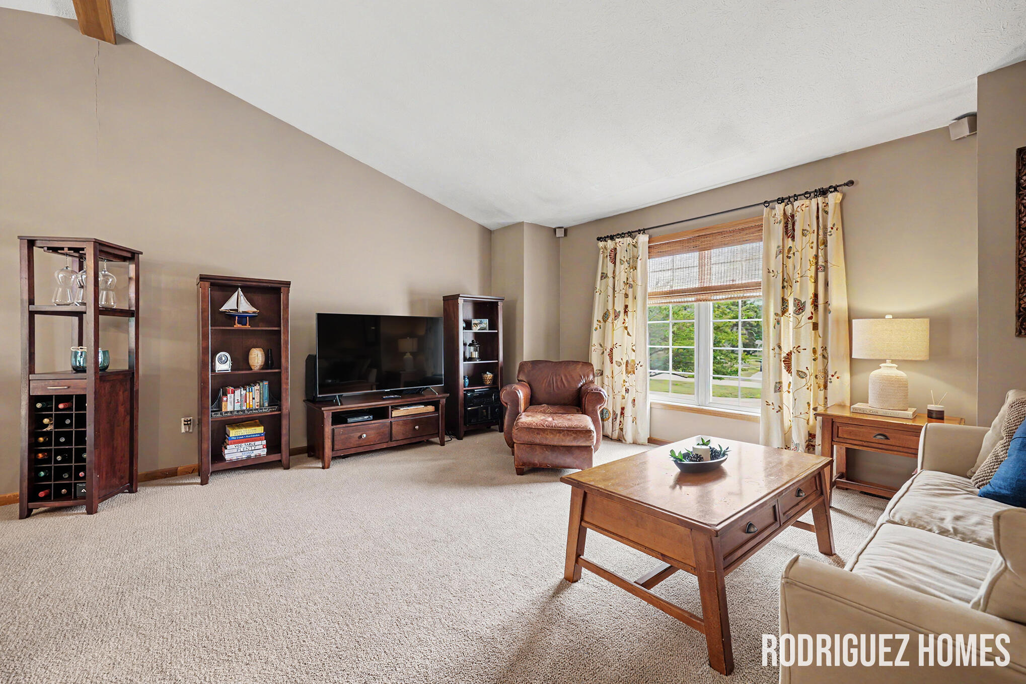 2007 Sandrel Drive NE