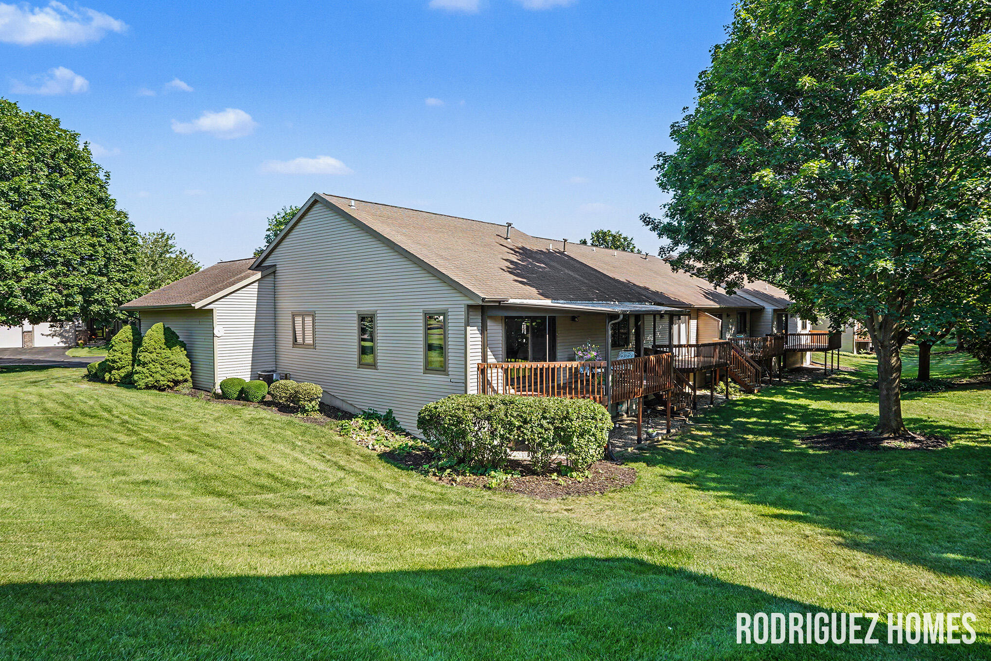 1731 Lakeview Drive