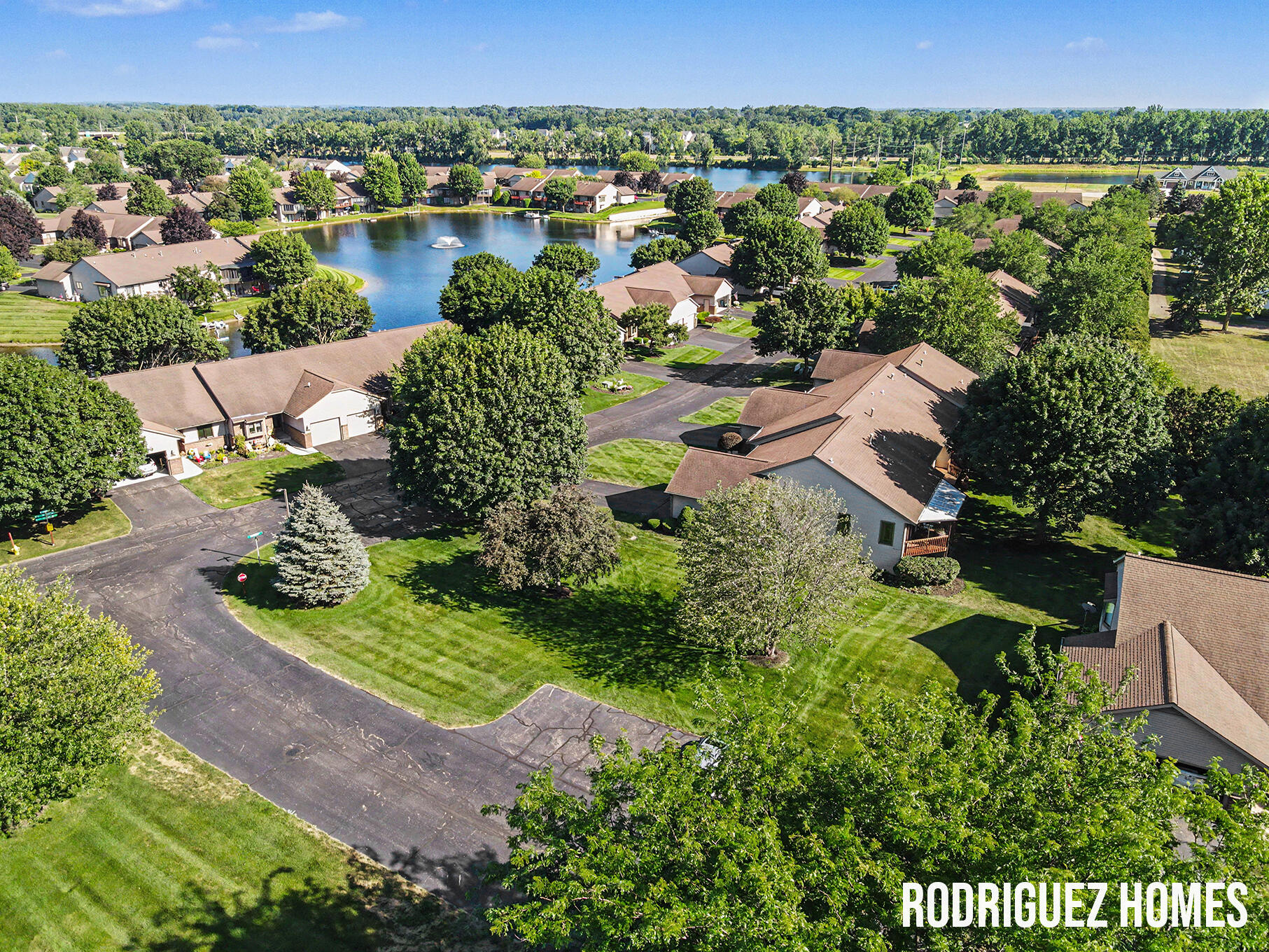 1731 Lakeview Drive
