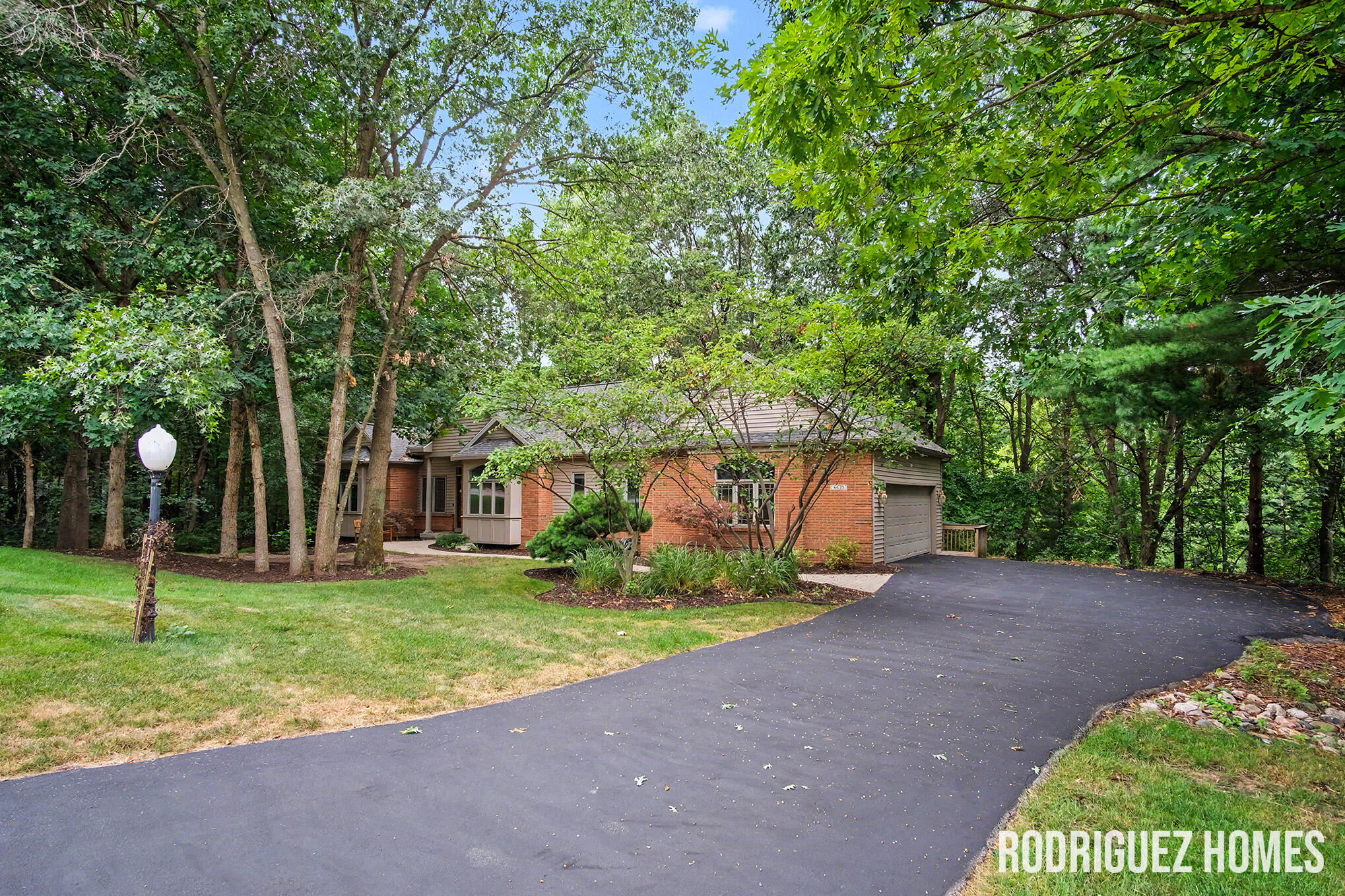 4639 Plateau View Drive NE