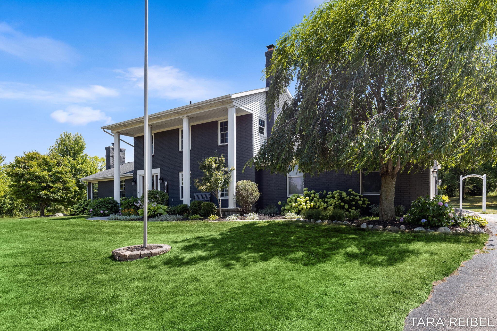 990 Riley Street