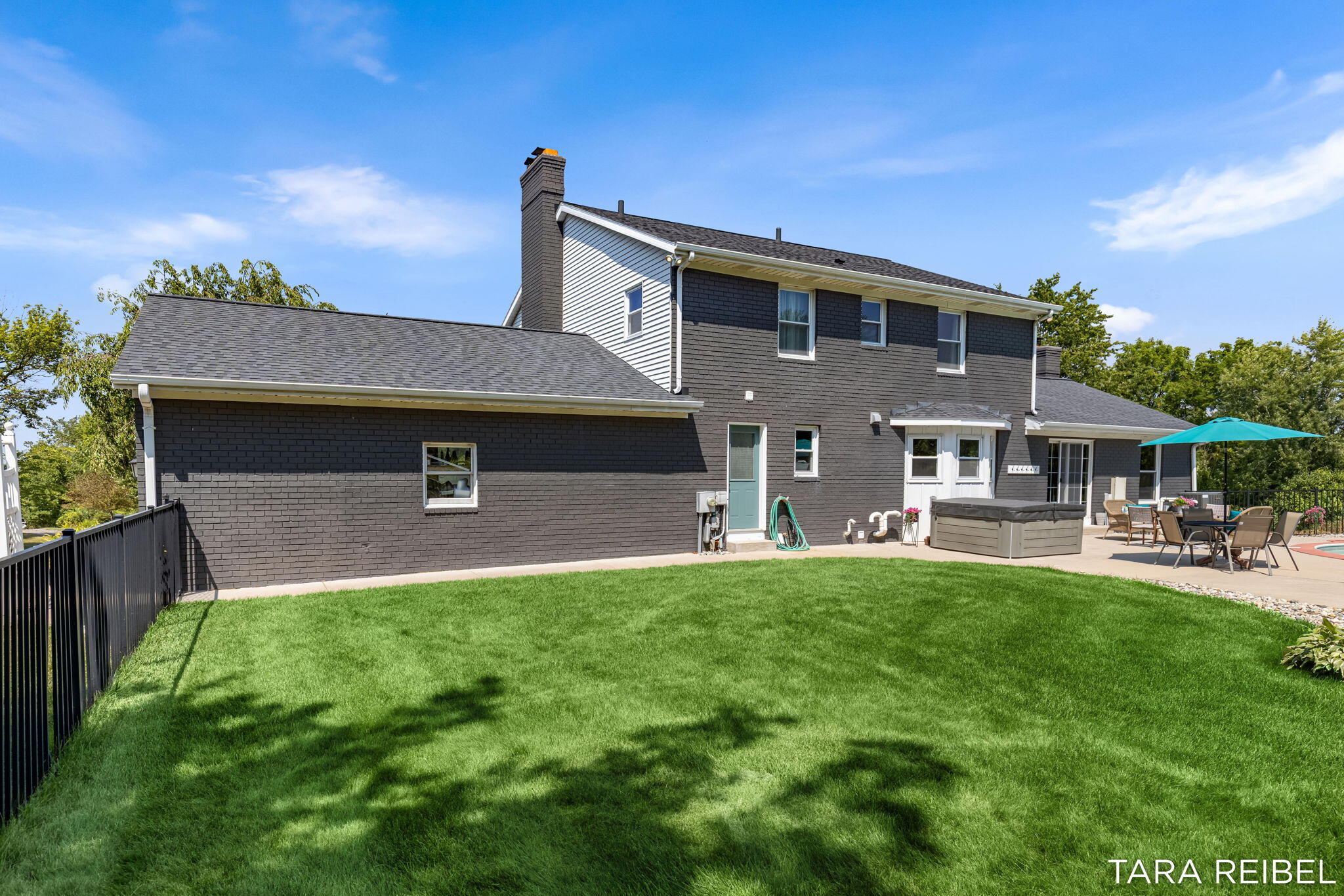990 Riley Street