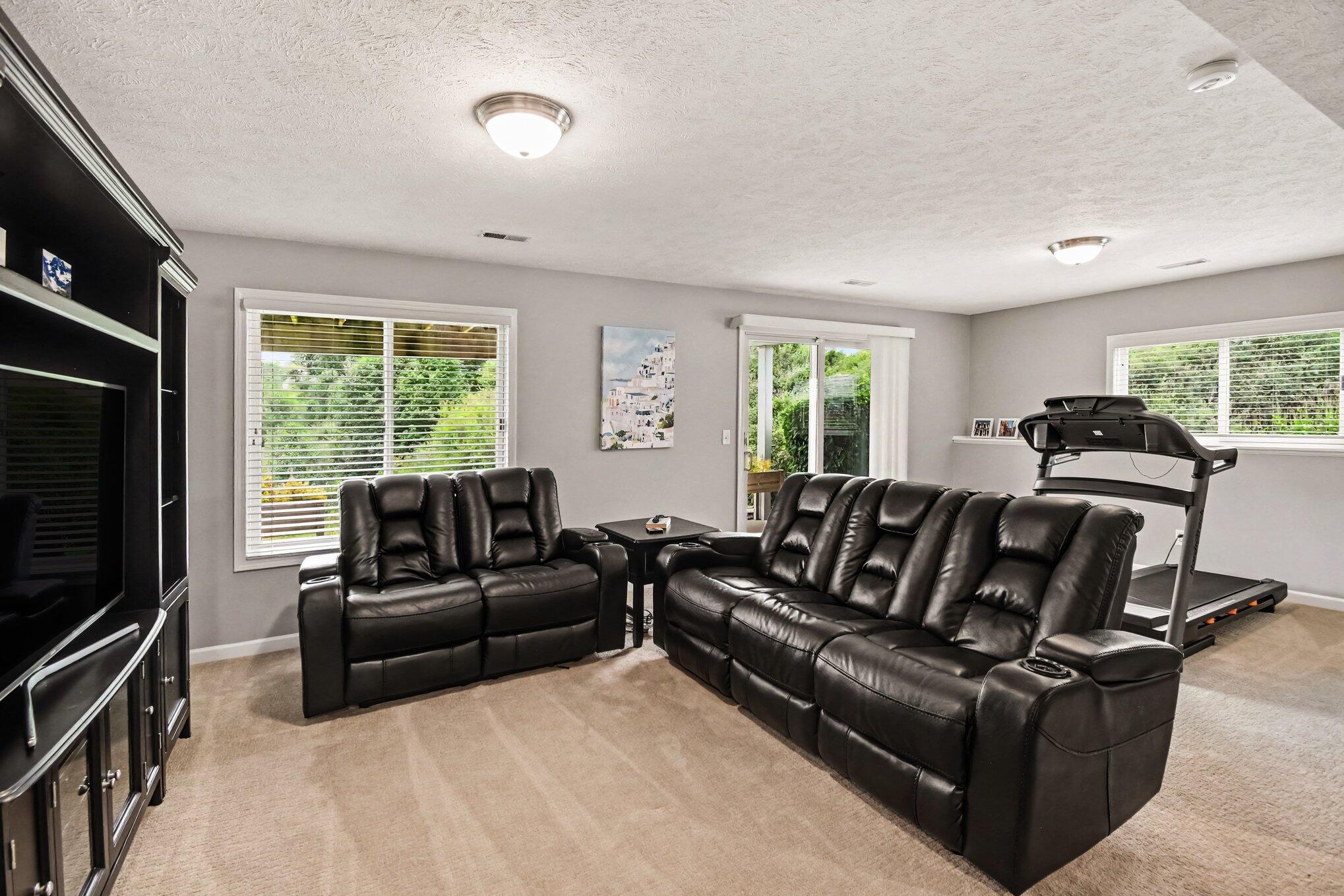 10964 Cranberry Court
