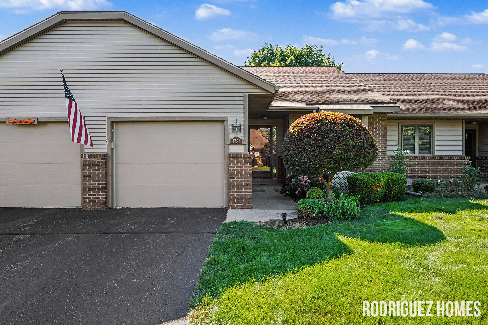 1731 Lakeview Drive 6