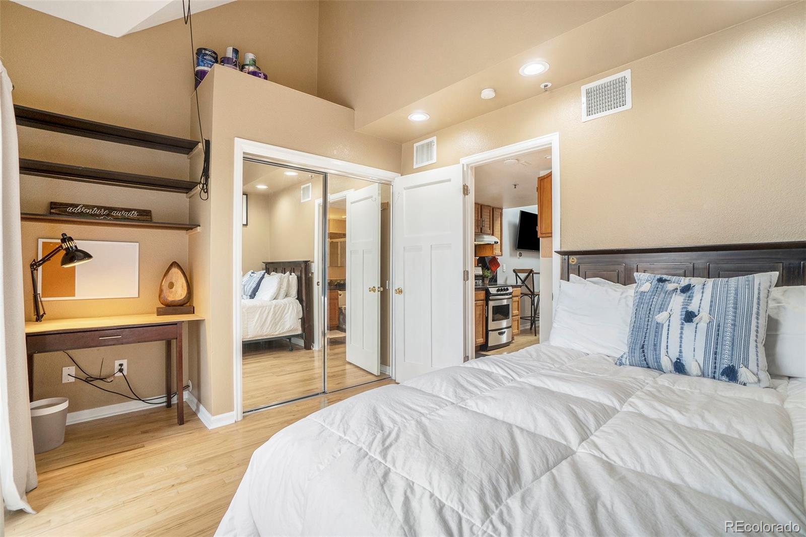 1085 Broadway Unit: 17