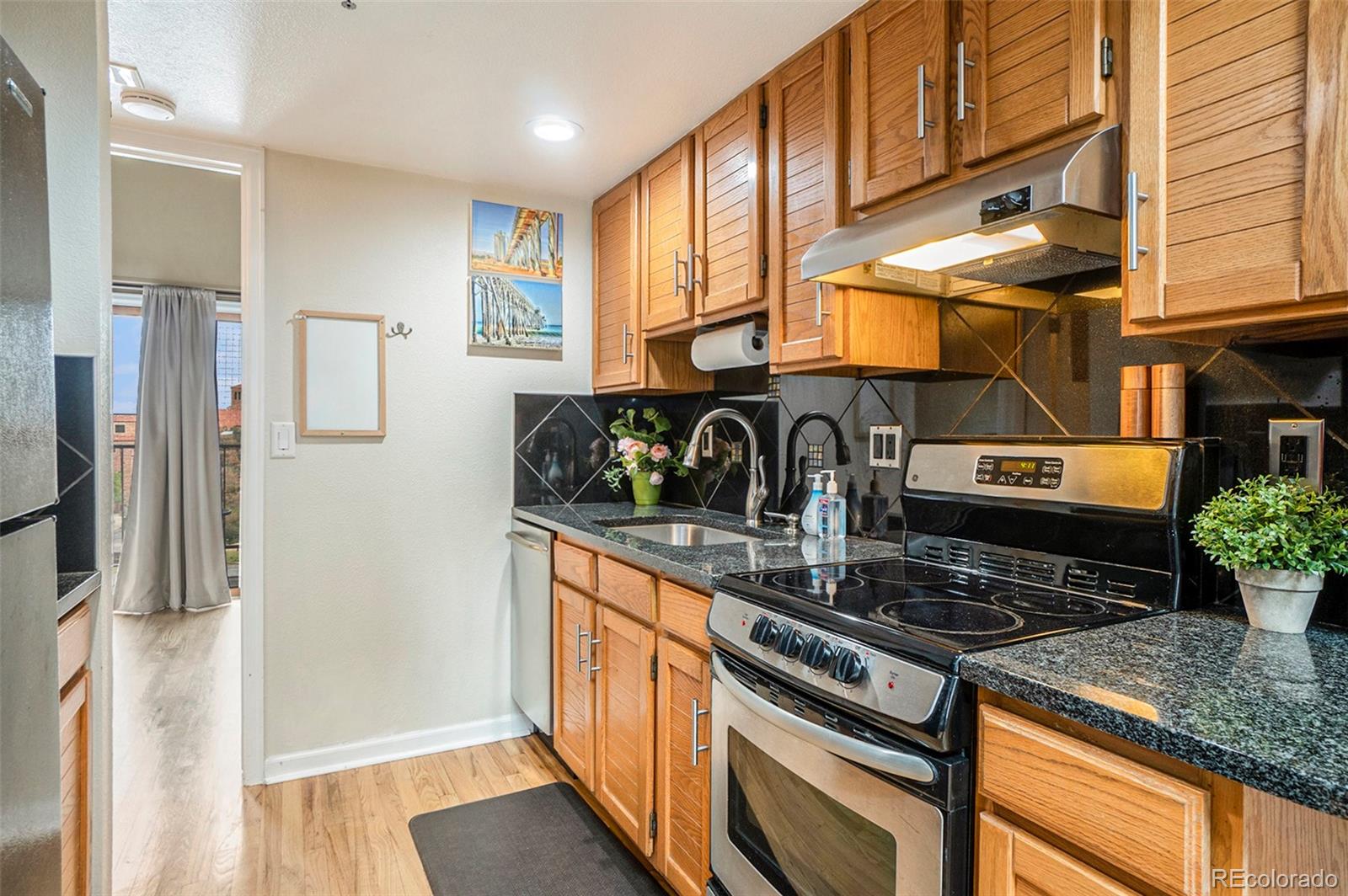 1085 Broadway Unit: 17