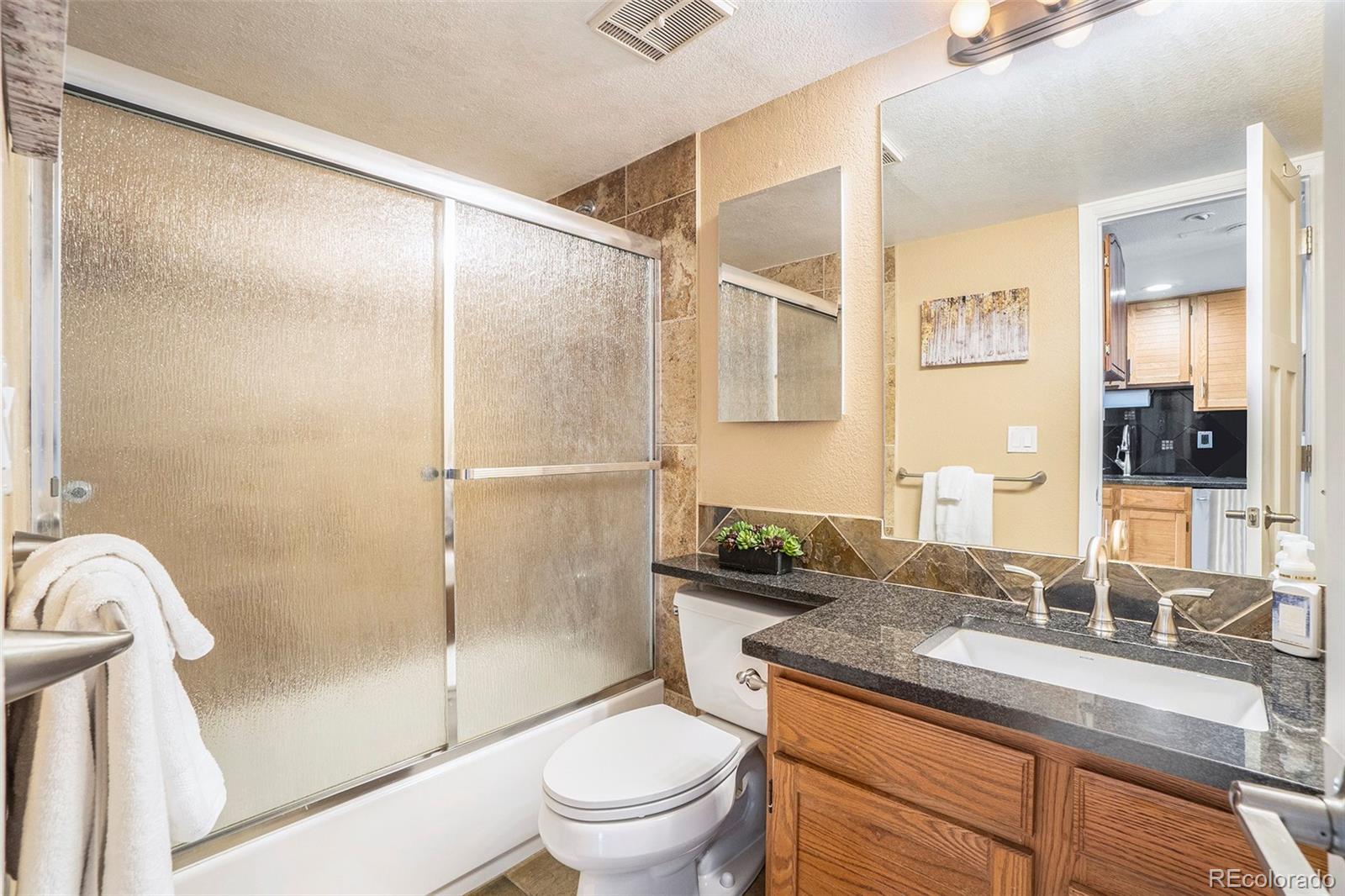 1085 Broadway Unit: 17