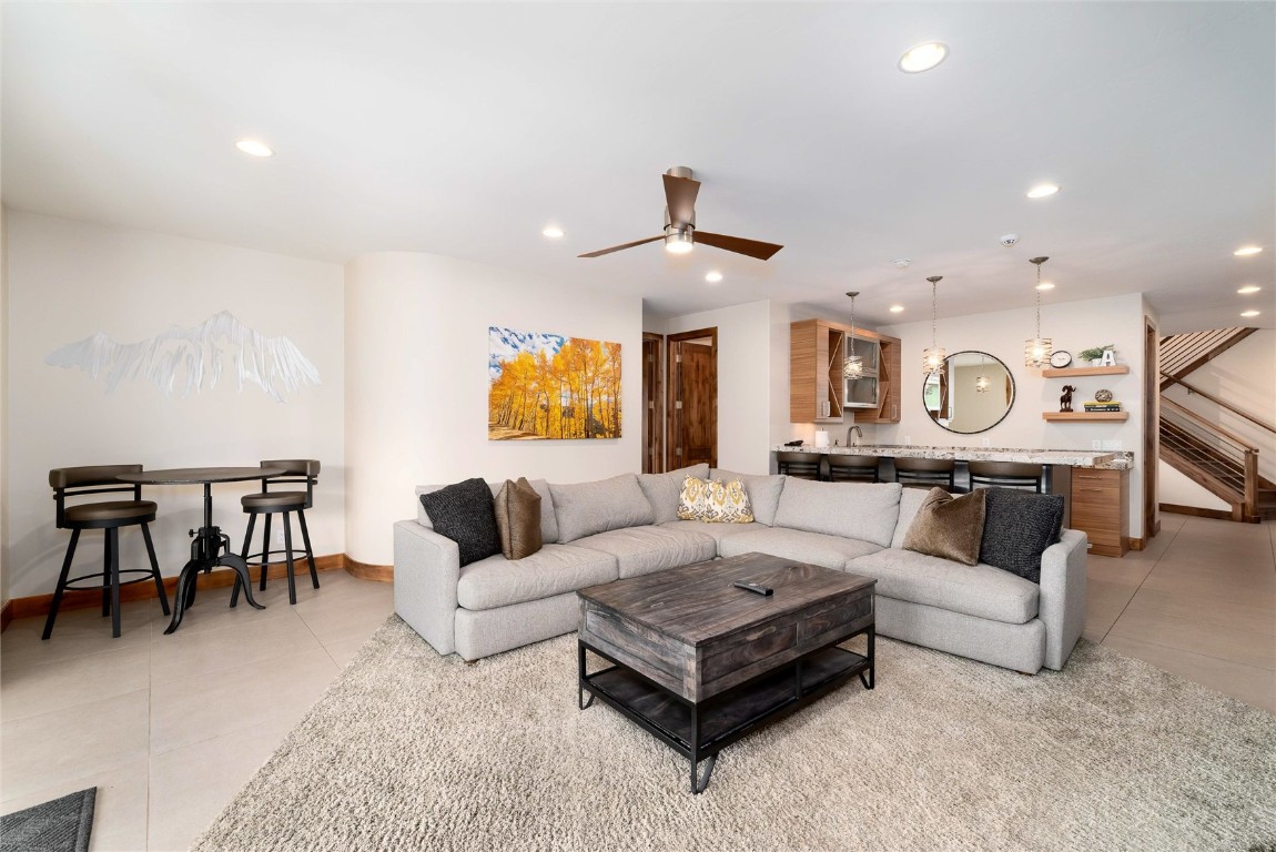 531 Highlands DRIVE