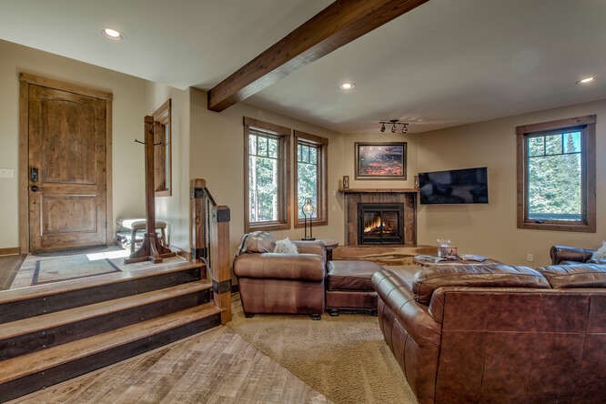861 High Point DRIVE