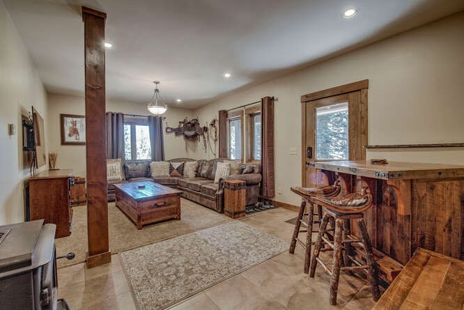 861 High Point DRIVE