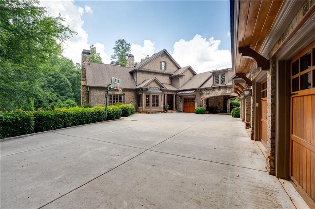 754 Tate Overlook