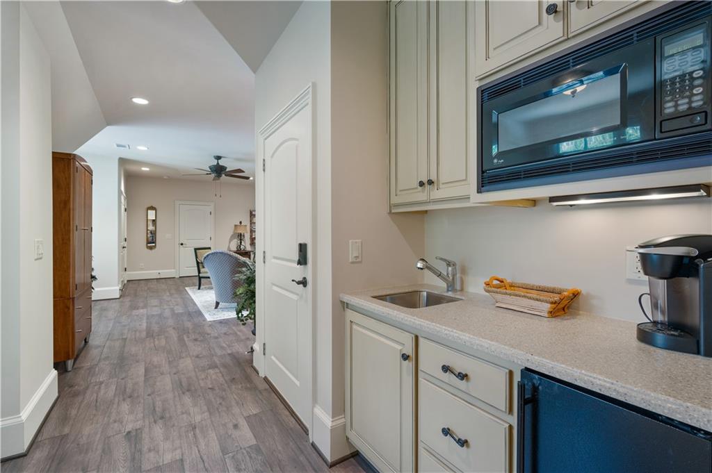 754 Tate Overlook