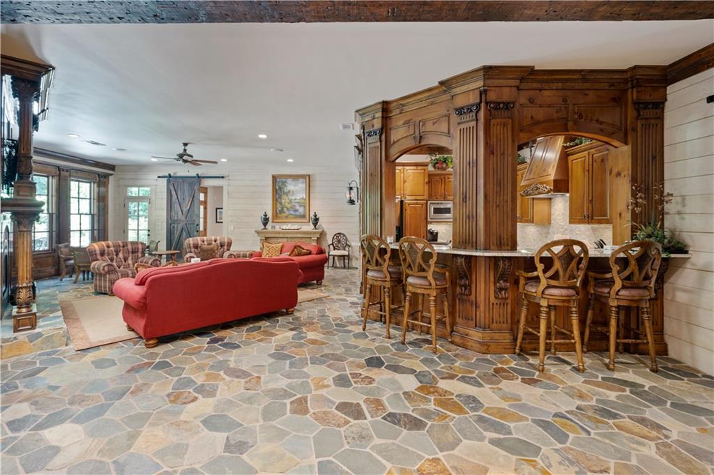 754 Tate Overlook