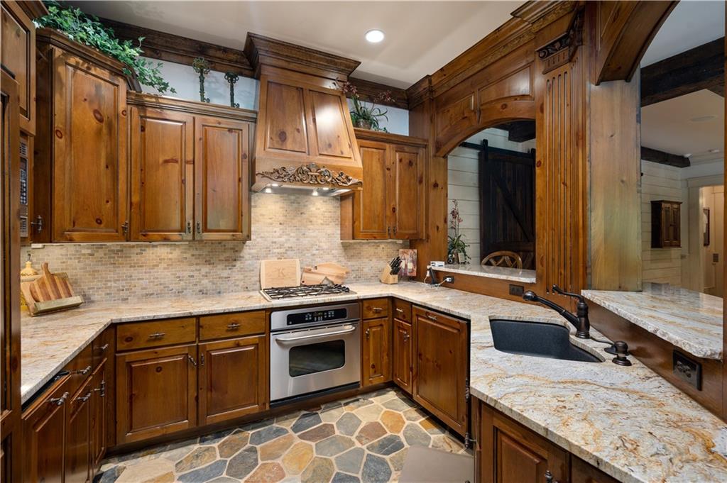 754 Tate Overlook