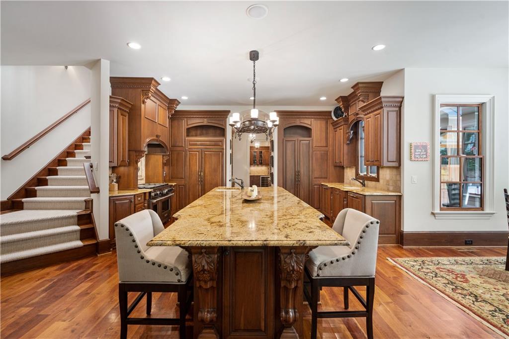 754 Tate Overlook