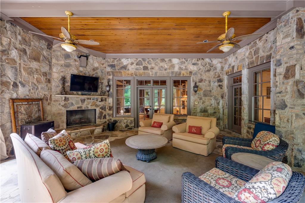754 Tate Overlook