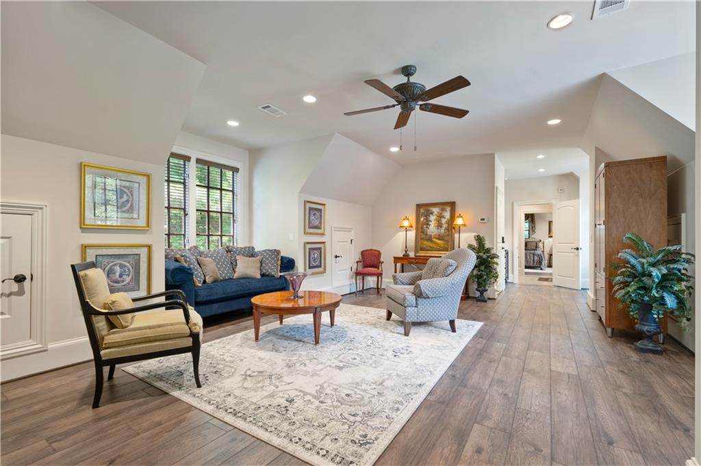 754 Tate Overlook
