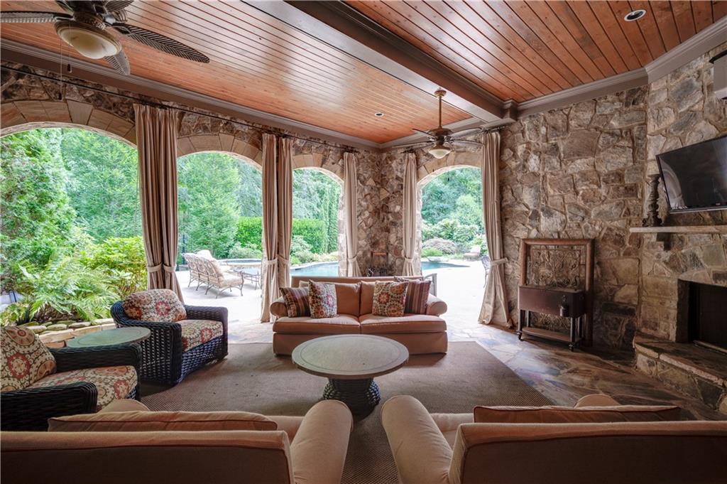 754 Tate Overlook