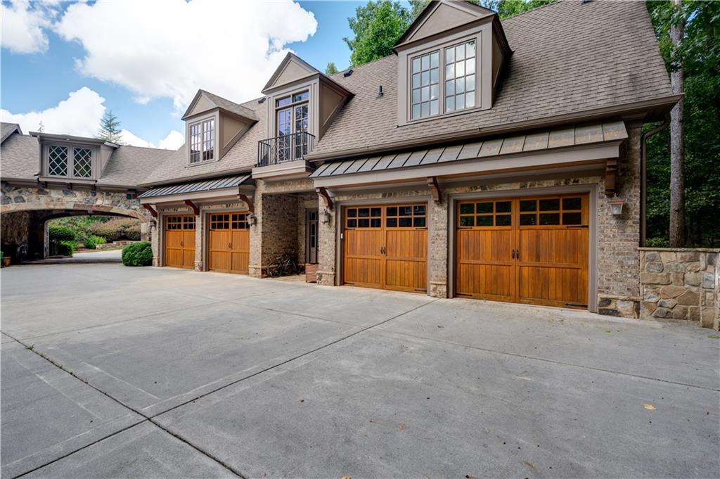 754 Tate Overlook