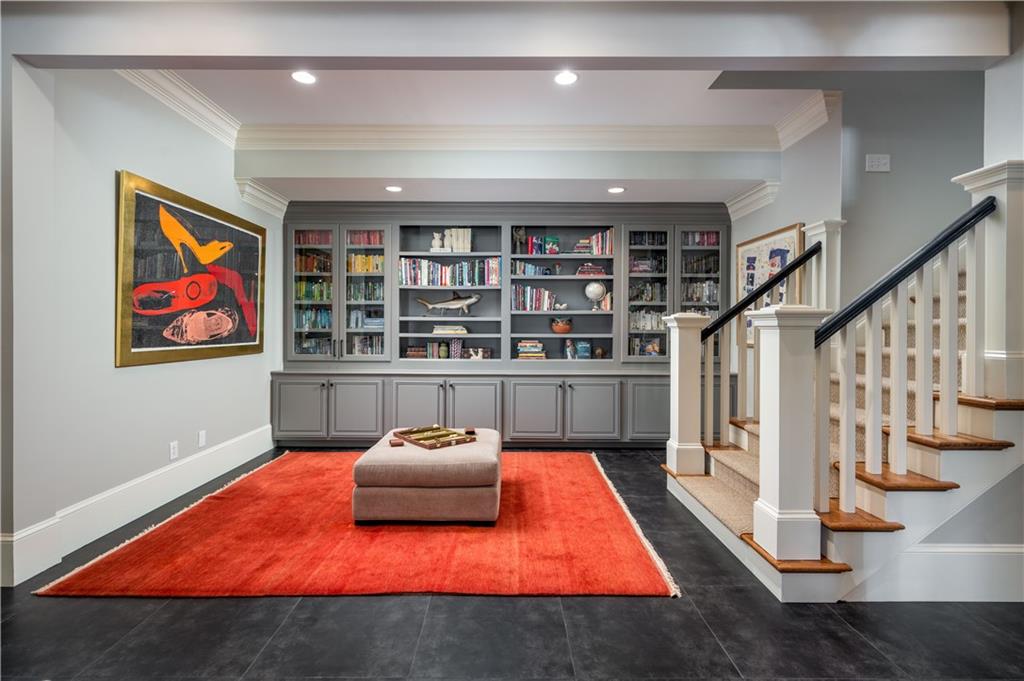 504 Kent Terrace