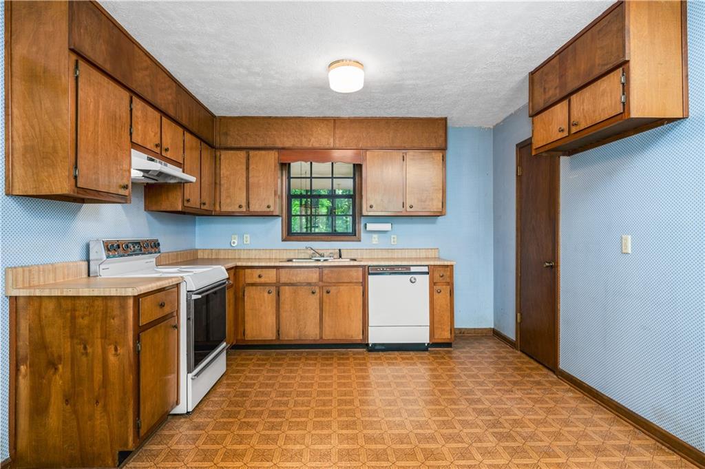 1910 Merry Oak Court