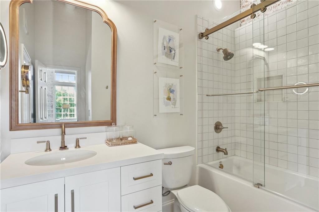 131 NW Radium Street Unit 9