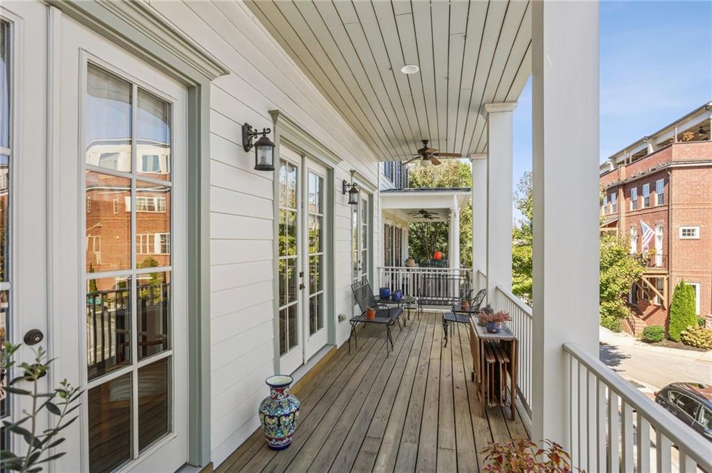 250 Green Street SE