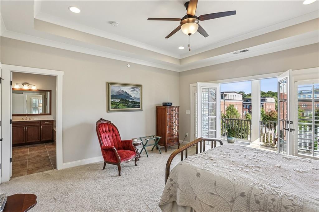 250 Green Street SE