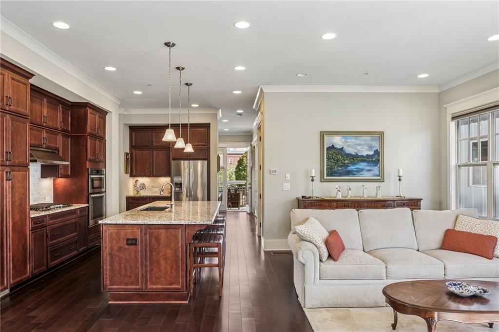 250 Green Street SE