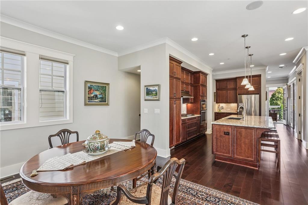 250 Green Street SE