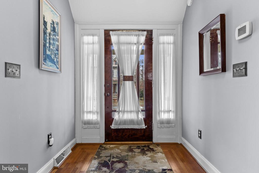 517 W MAIN STREET