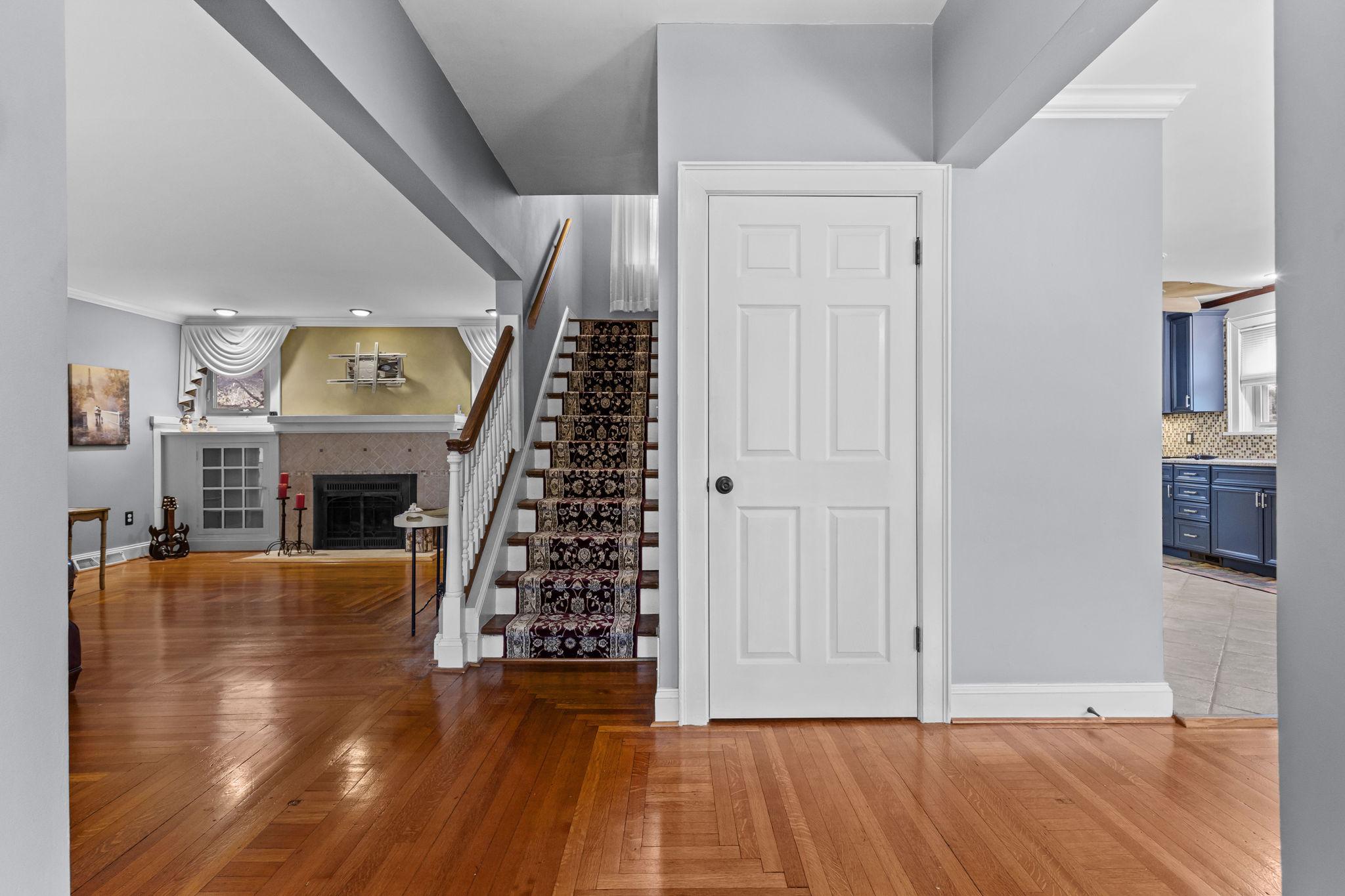 517 W MAIN STREET